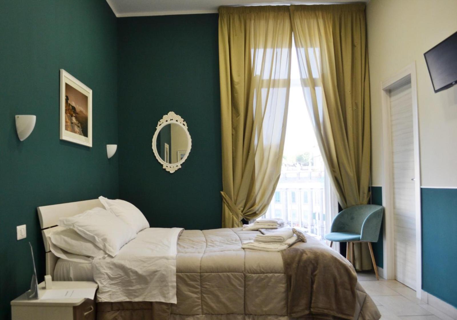 Il Viaggio Di Dante Historical Center Bed & Breakfast Naples Room photo